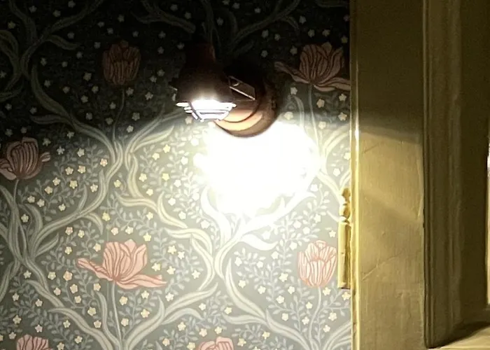 Metropolis Boutique B&B 4*