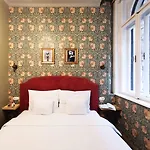 Metropolis Boutique Bed and breakfast