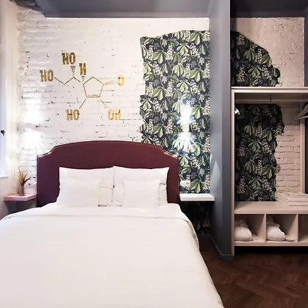 Metropolis Boutique 4*