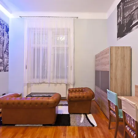 Metropolis Boutique 4*