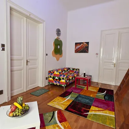 Metropolis Boutique לינה וארוחת בוקר 4*