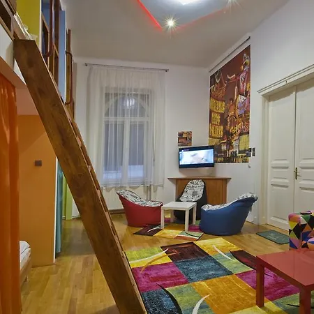 Metropolis Boutique Bed and breakfast 4*