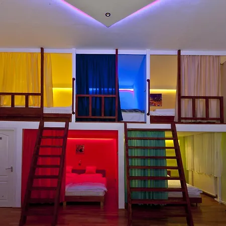 לינה וארוחת בוקר Metropolis Boutique