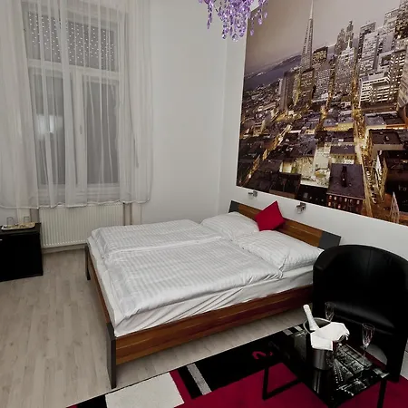 לינה וארוחת בוקר Metropolis Boutique 4*