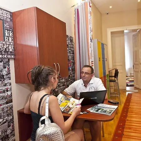 Metropolis Boutique Bed and breakfast