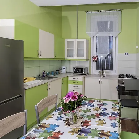 Metropolis Boutique Bed & Breakfast 4*