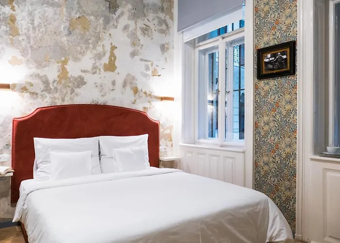 Metropolis Boutique 4*