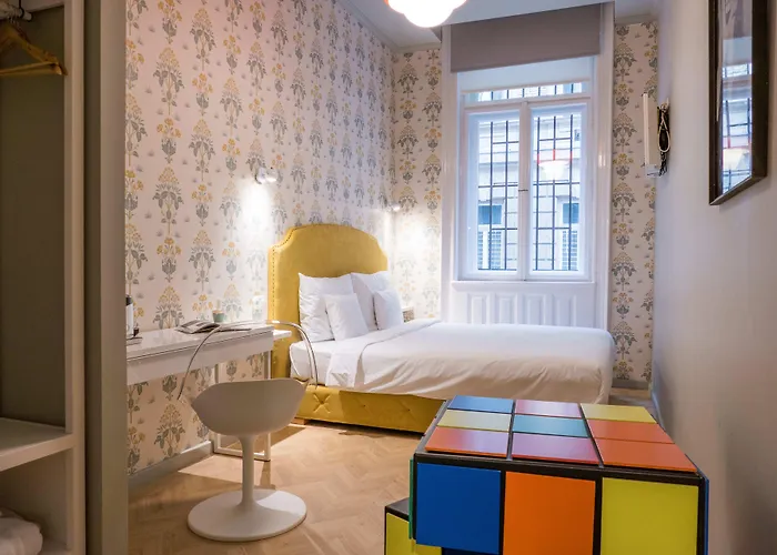 Metropolis Boutique 4*