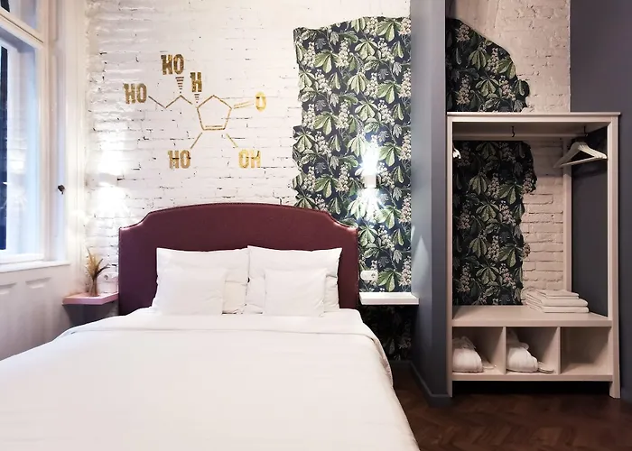 Metropolis Boutique 4*