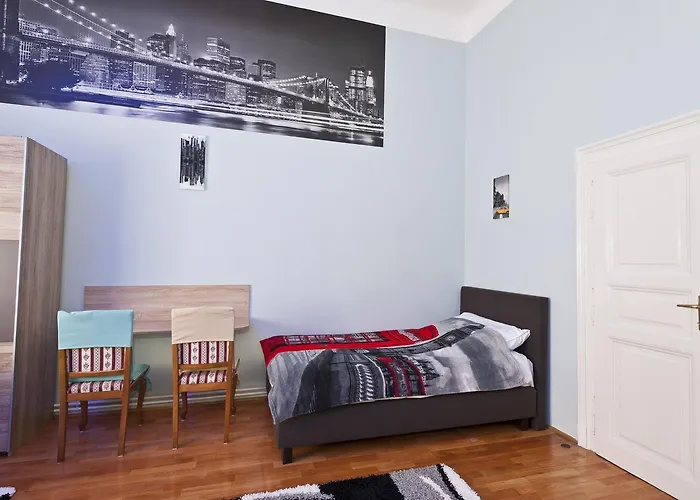 לינה וארוחת בוקר Metropolis Boutique 4*