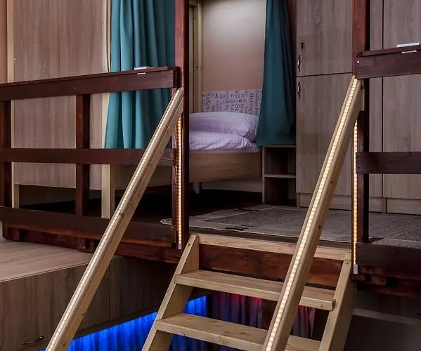 Metropolis Boutique 4*