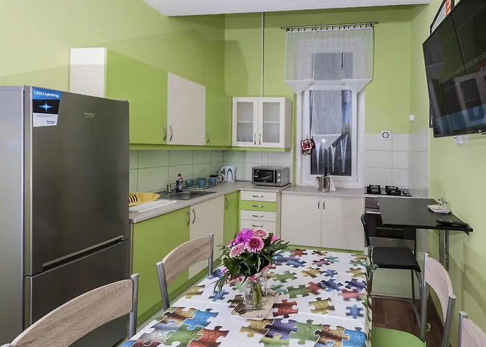 Metropolis Boutique לינה וארוחת בוקר 4*