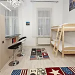 Metropolis Boutique Bed & Breakfast 4*
