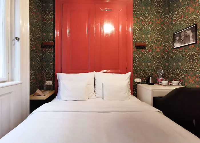 Metropolis Boutique Bed & Breakfast 4*