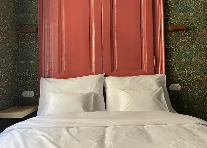 Metropolis Boutique 4*